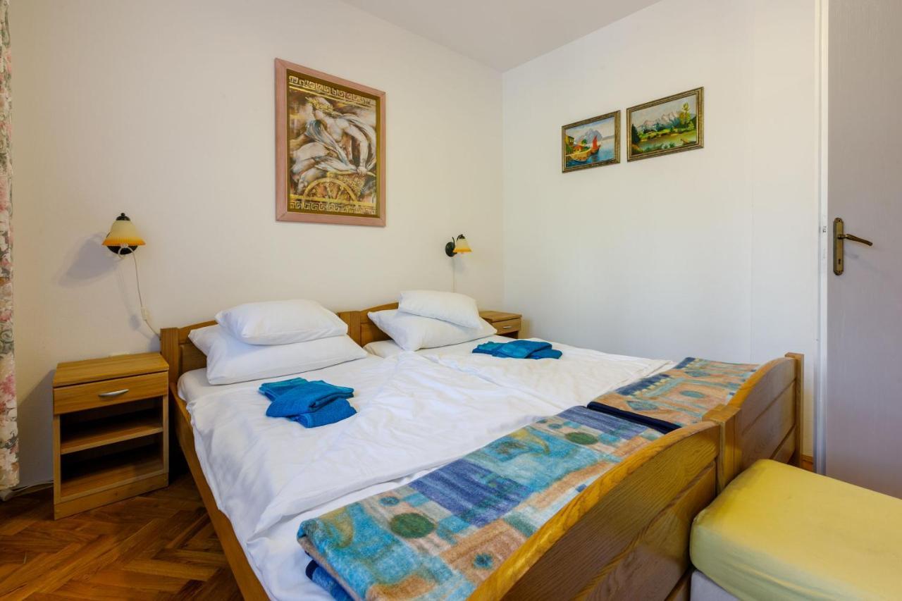 Apartments Villa 7 Crikvenica Bagian luar foto