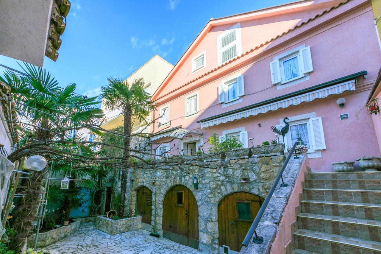 Apartments Villa 7 Crikvenica Bagian luar foto