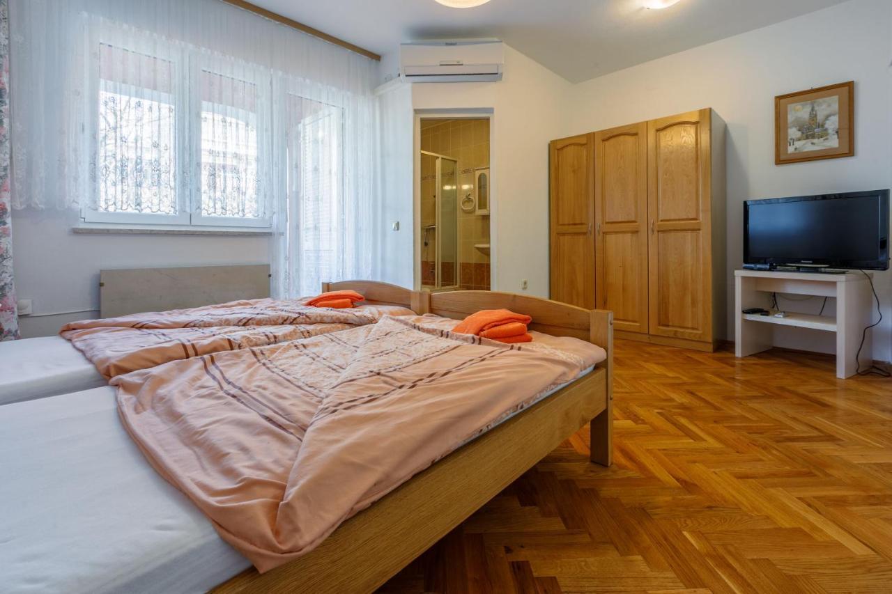 Apartments Villa 7 Crikvenica Bagian luar foto