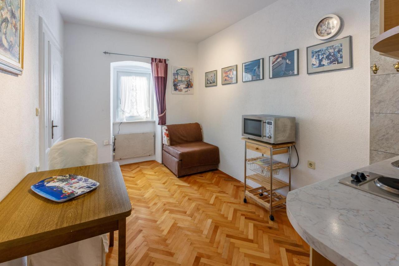 Apartments Villa 7 Crikvenica Bagian luar foto